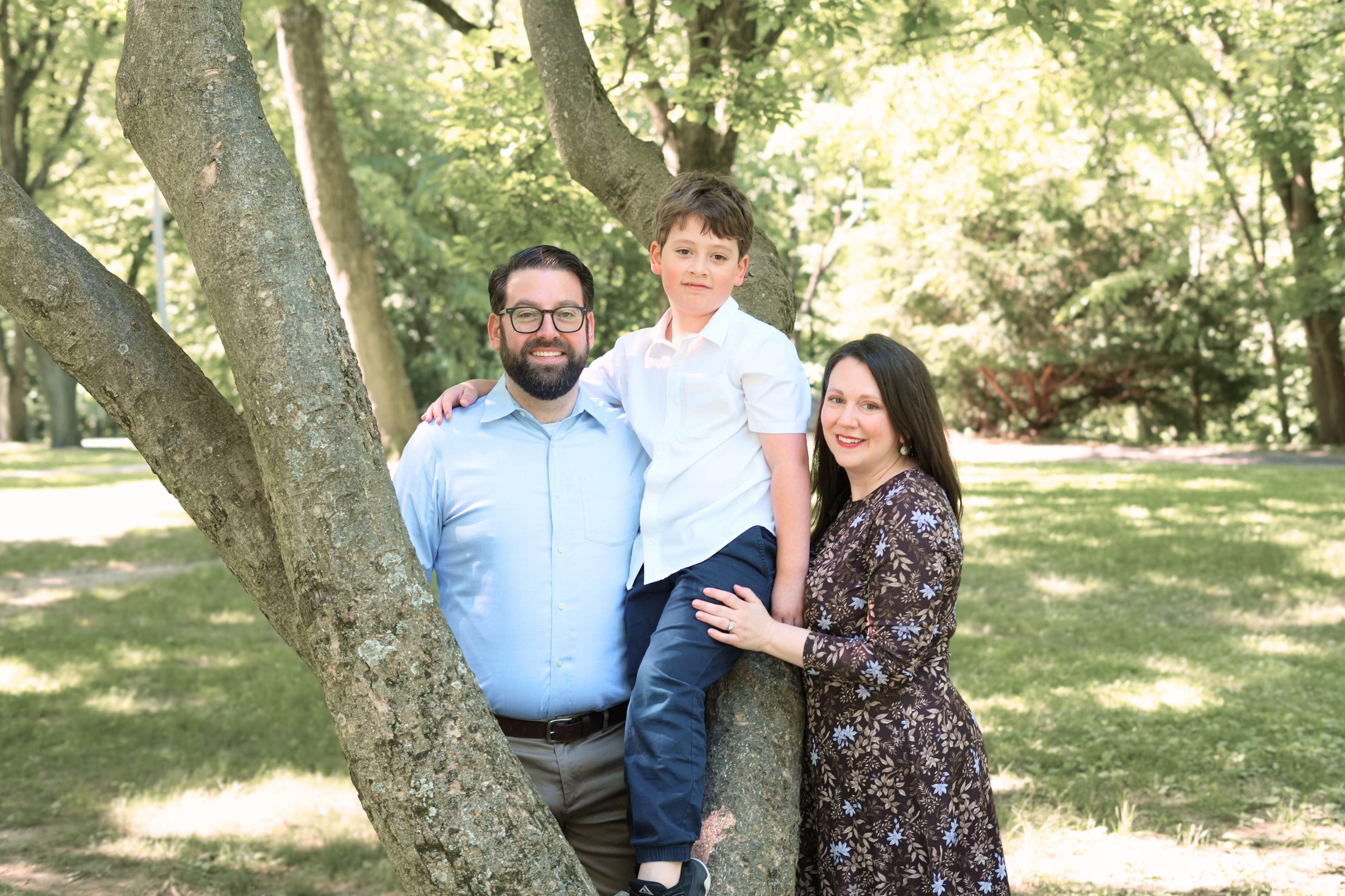 Family portrait by Rad Portrait Co.